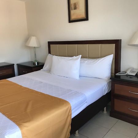 Hotel Guillen Jr تيجوانا المظهر الخارجي الصورة