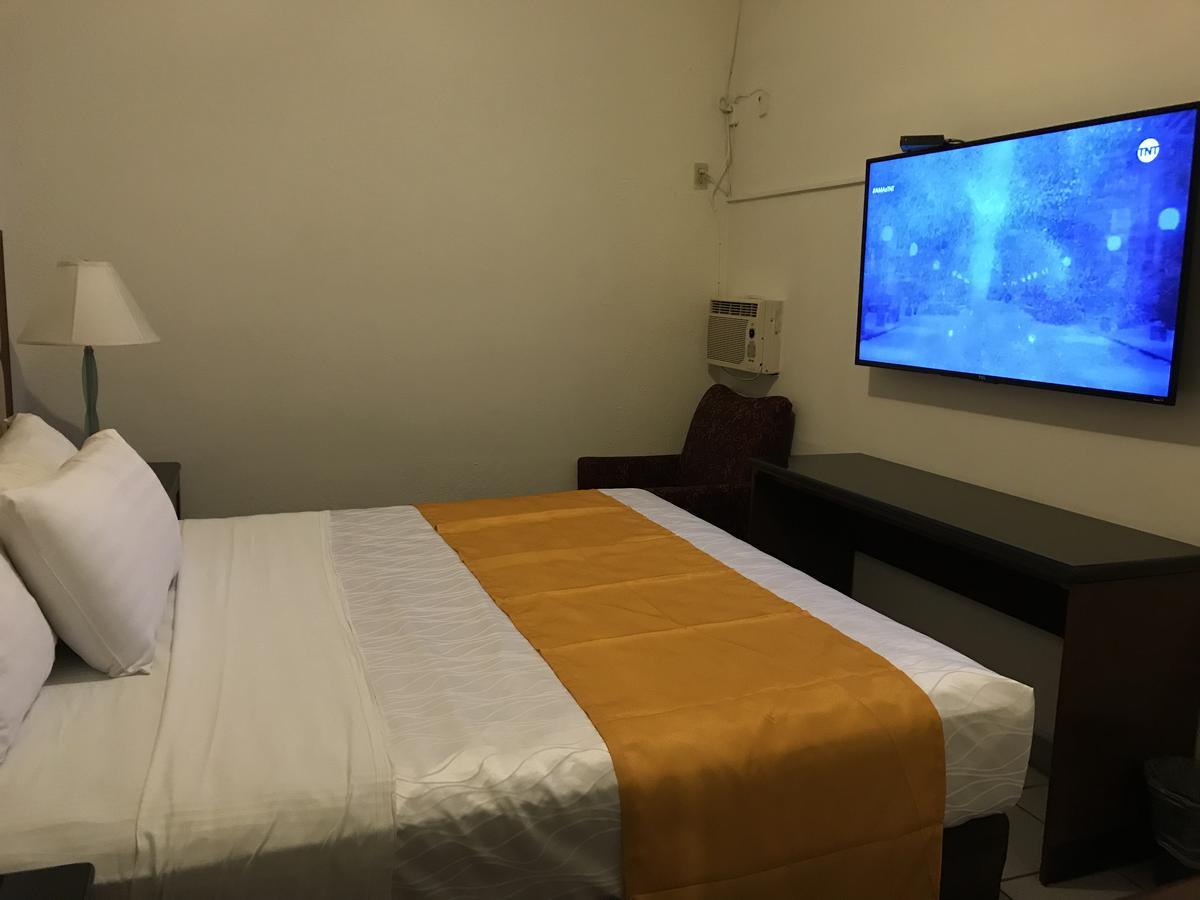 Hotel Guillen Jr تيجوانا المظهر الخارجي الصورة