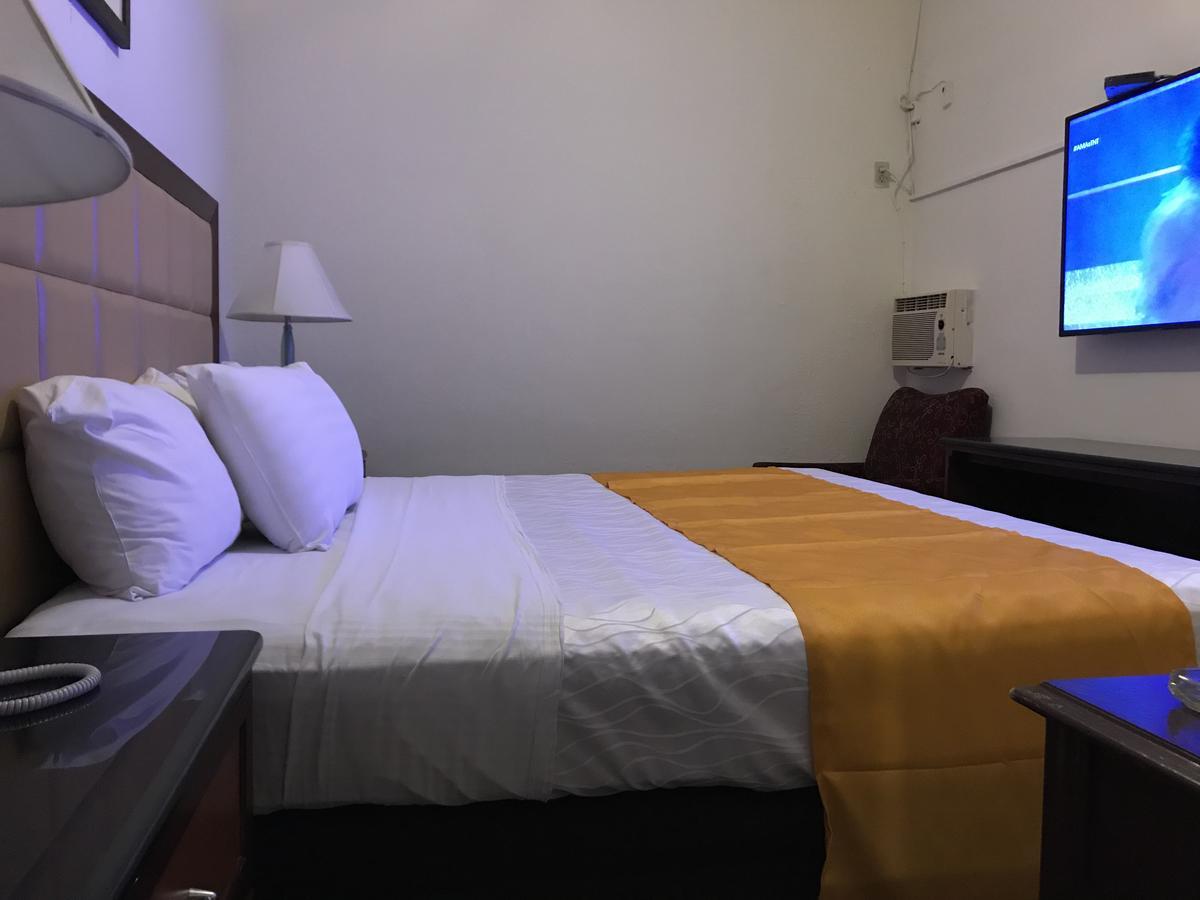 Hotel Guillen Jr تيجوانا المظهر الخارجي الصورة